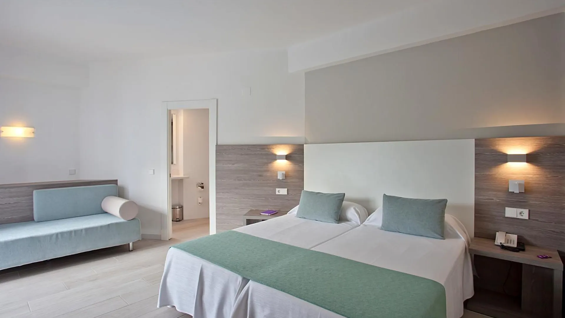 **** Hotel Fergus Bermudas Palma Nova  Spain