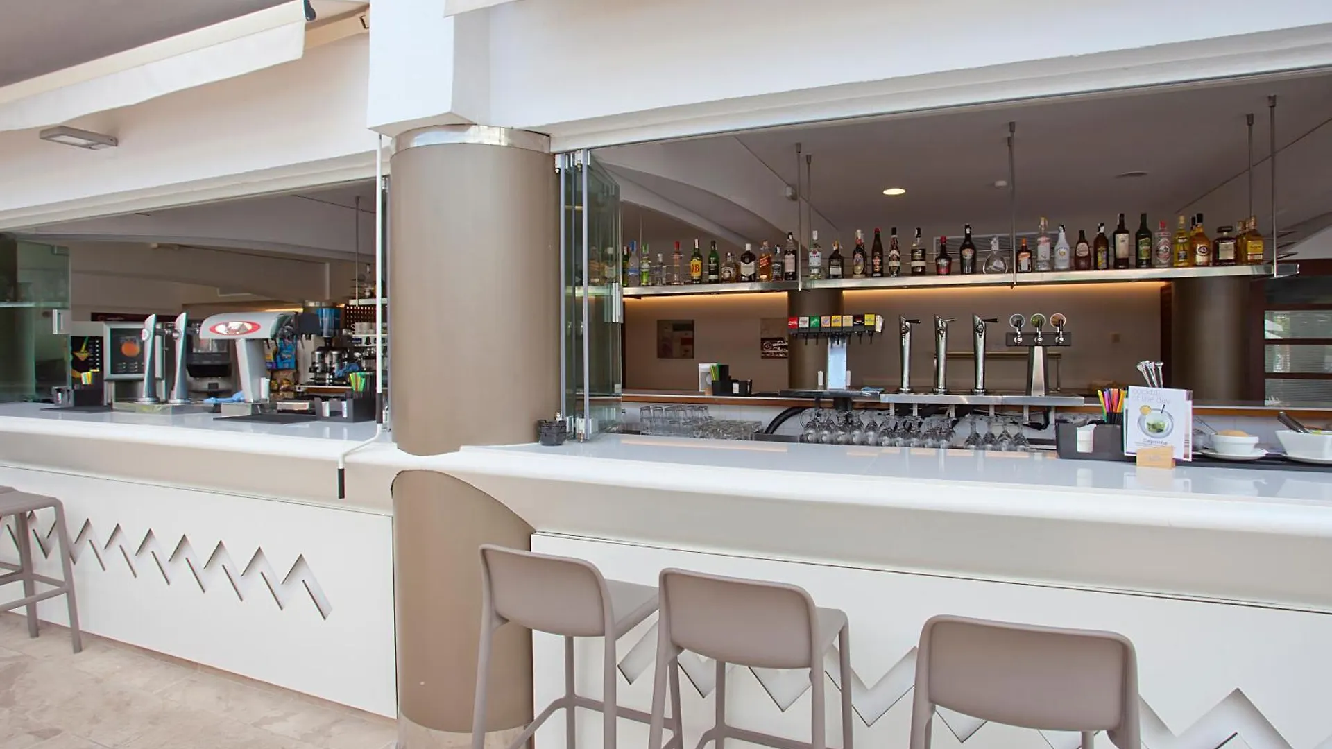Fergus Bermudas Palmanova Hotel