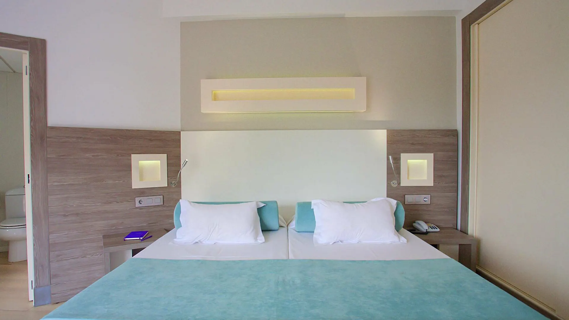 Fergus Bermudas Palmanova Hotel