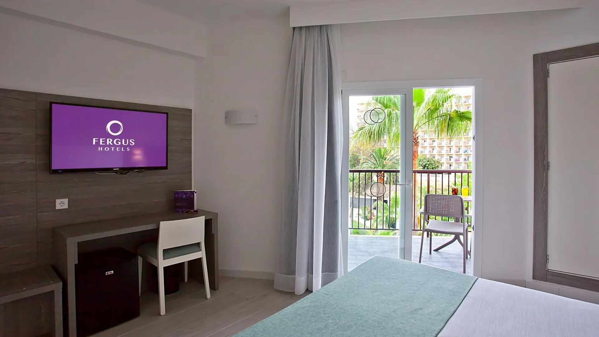 Fergus Bermudas Palmanova Hotel