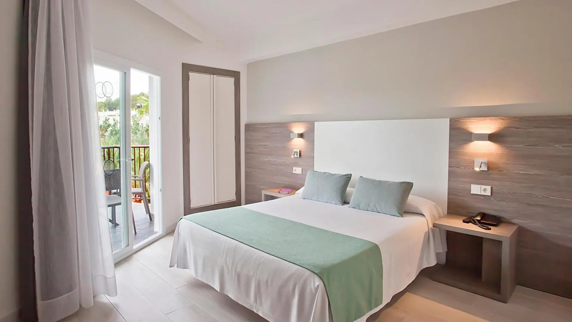 **** Hotel Fergus Bermudas Palma Nova  Spain
