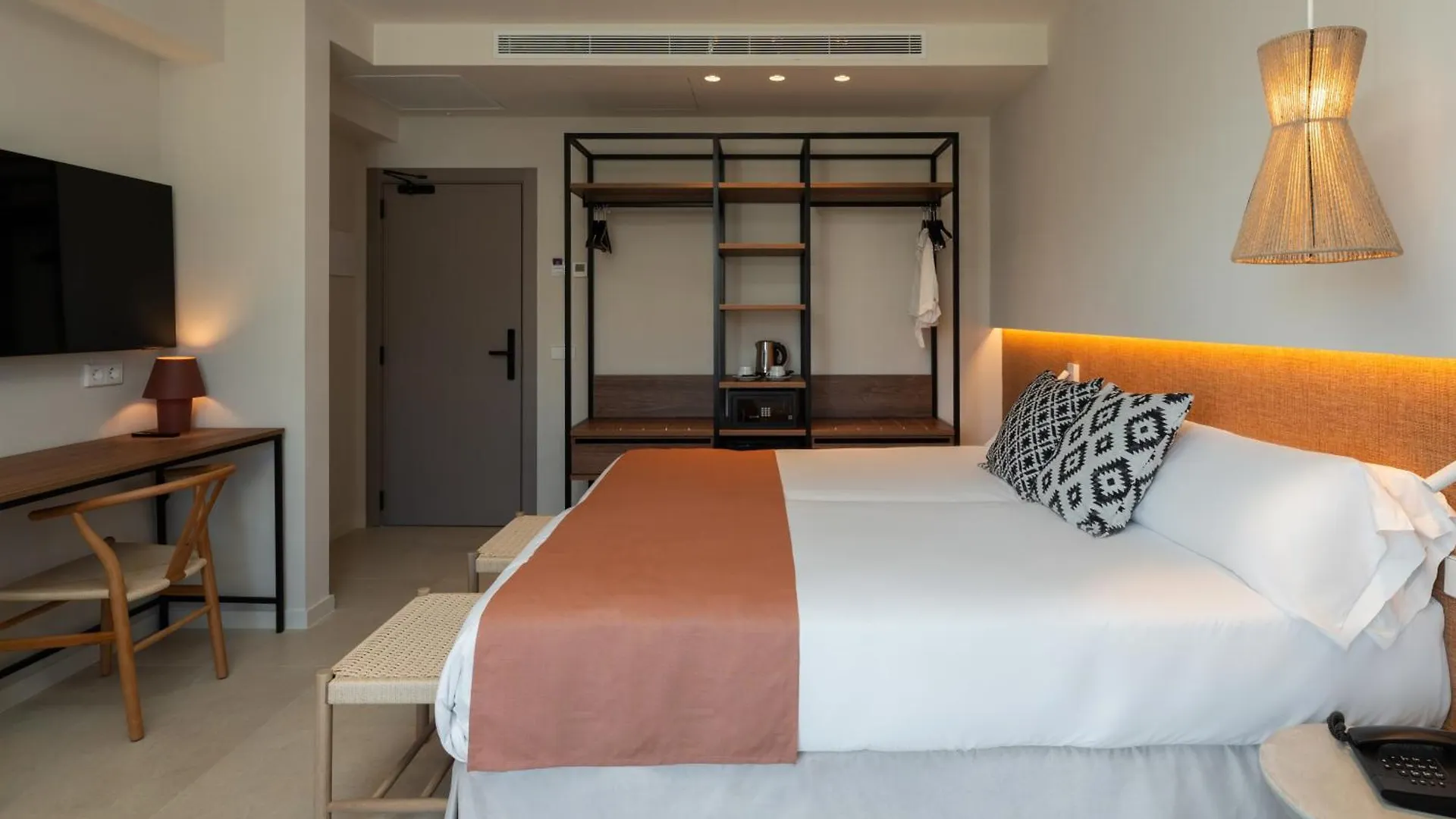 **** Hotel Fergus Bermudas Palma Nova  Spain